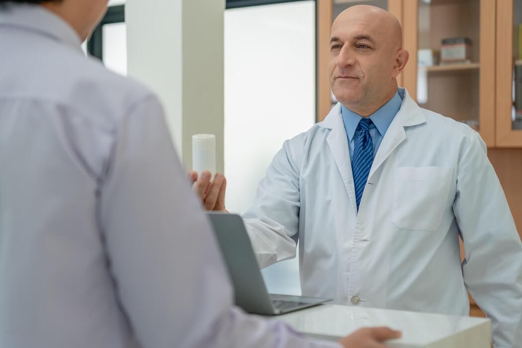 What is the closest drug to zopiclone? - Professional pharmacist explain the results of a medicine to patient and advice on medication. male doctor talks and records the patient's symptoms. Hospital , medical, health care
